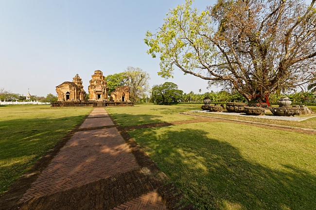 Prasat Sikhoraphum-MAR15-010